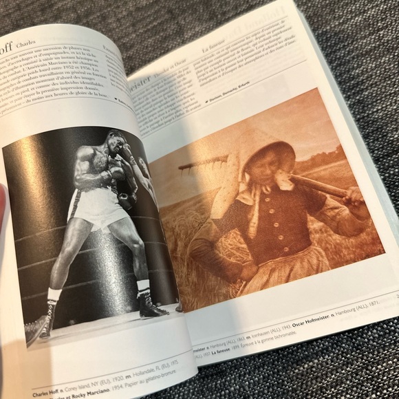 Le musée de la photo, book. - Picture 7 of 8